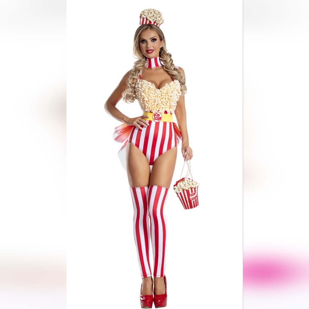 Buttery Babe Halloween Costome (popcorn)